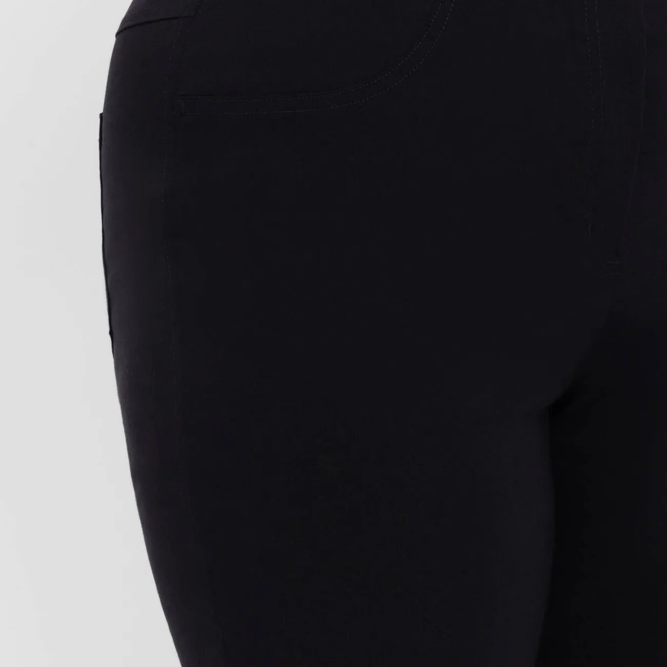 Discount Beige Pull On Cropped Trousers Black
