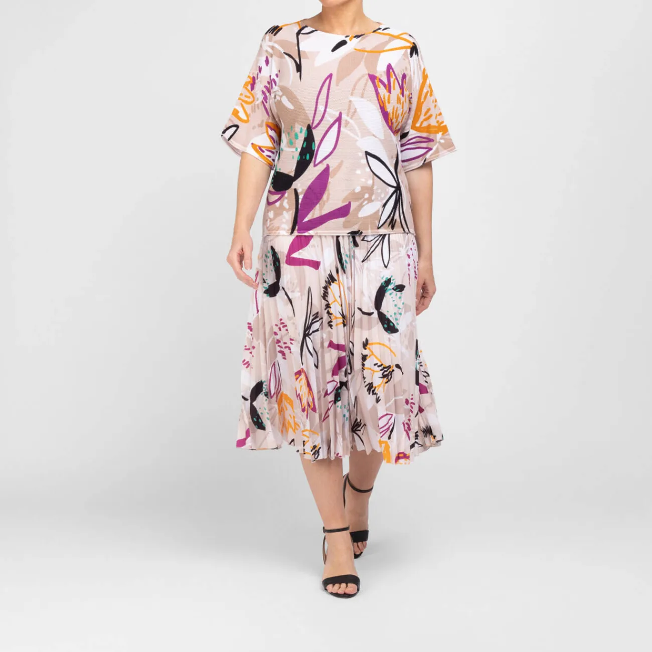 Fashion Faber Abstract Floral Print Sweater Beige