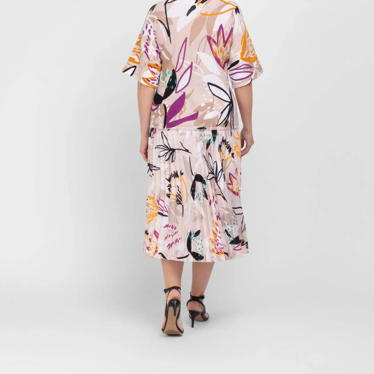 Fashion Faber Abstract Floral Print Sweater Beige