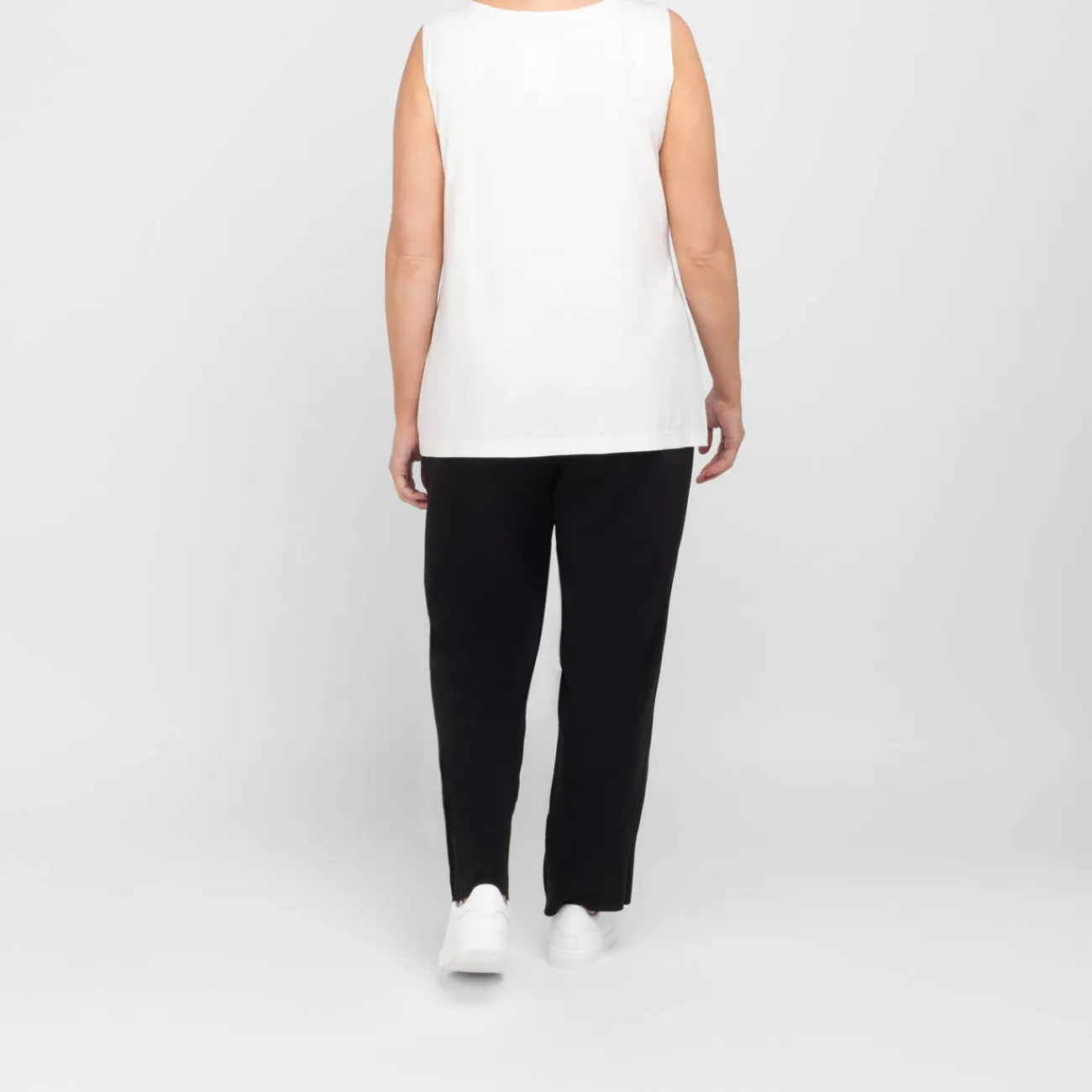 New Verpass Round Neck Vest White